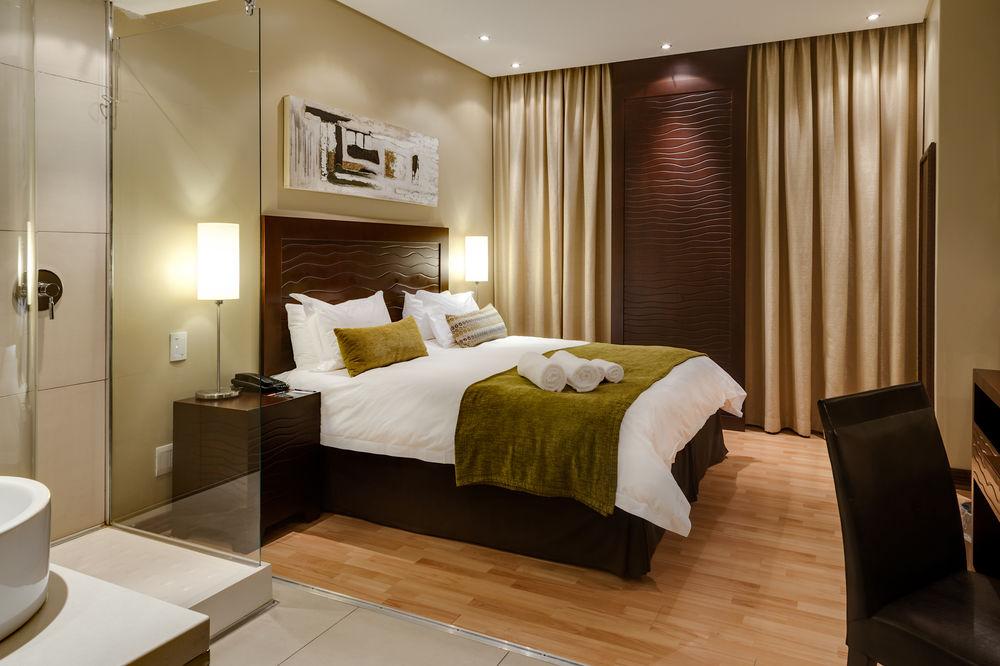 Protea Hotel By Marriott Transit O.R. Tambo Airport Kempton Park Extérieur photo