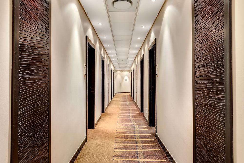 Protea Hotel By Marriott Transit O.R. Tambo Airport Kempton Park Extérieur photo