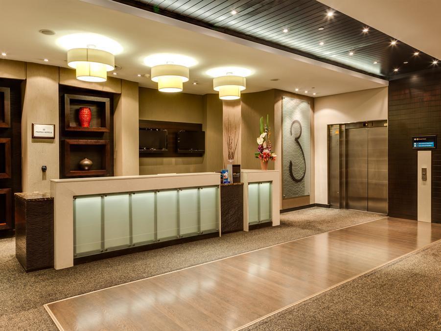 Protea Hotel By Marriott Transit O.R. Tambo Airport Kempton Park Extérieur photo