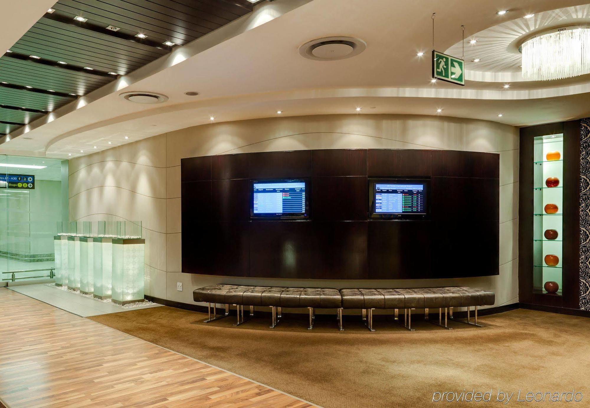 Protea Hotel By Marriott Transit O.R. Tambo Airport Kempton Park Extérieur photo