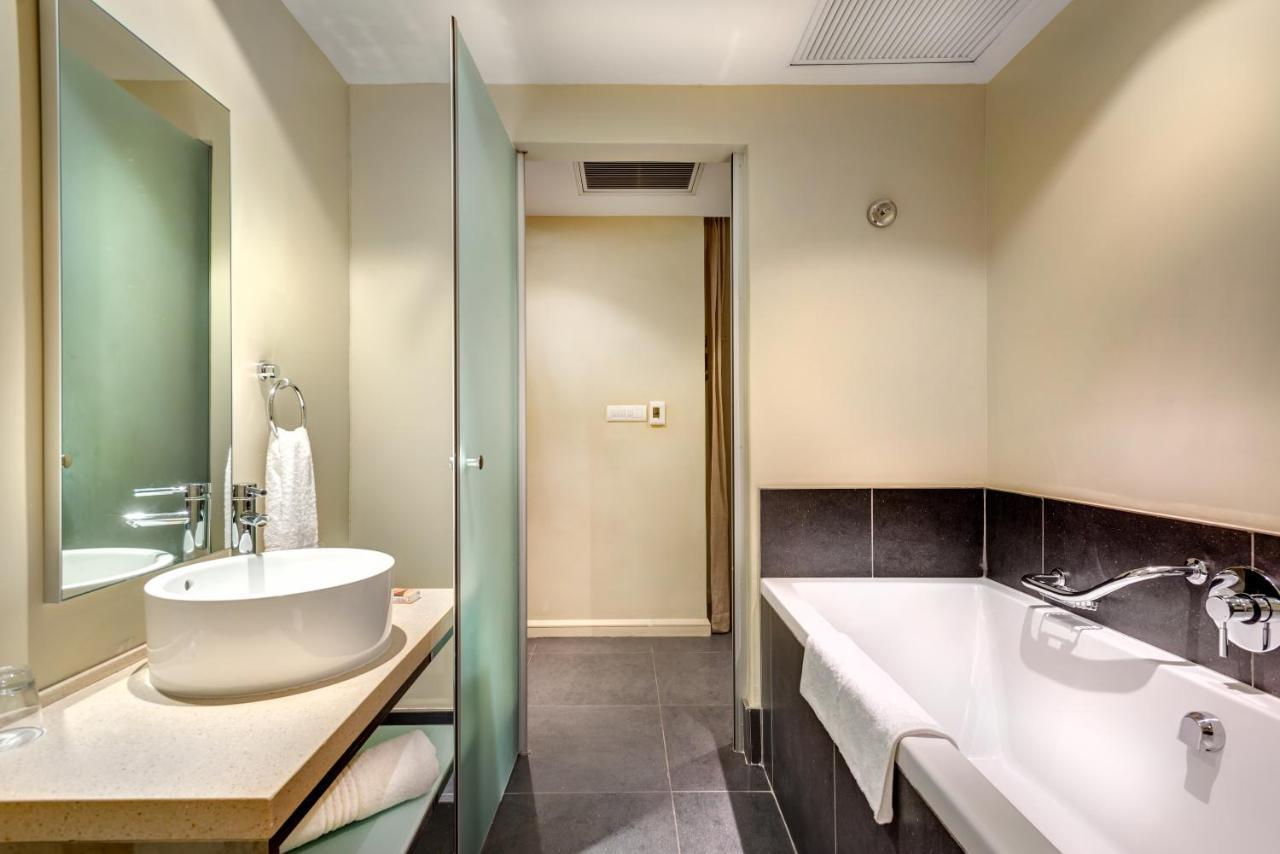 Protea Hotel By Marriott Transit O.R. Tambo Airport Kempton Park Extérieur photo